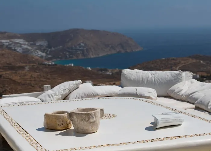 Lux Private Estate Endless Sea & Sky View